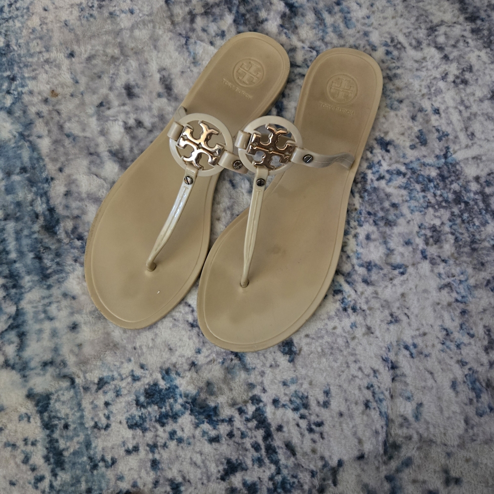 Tory Burch Cream Sandals with Logo Accent